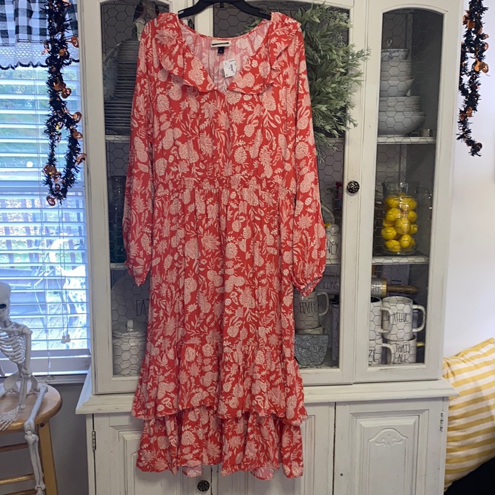 NEW!! Beautiful Long Sleeve Dress